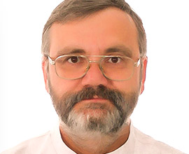 <span style="font-weight: 700;">Обижаев Александр Анатольевич</span> - Врач − стоматолог−хирург. Кандидат медицинских наук<br>